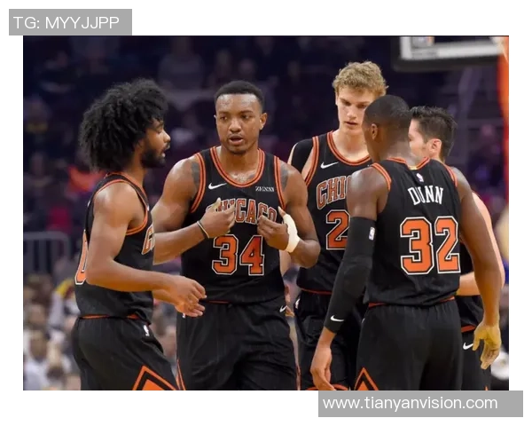 重庆篮球队心理素质引发热议球迷对球队表现的不同看法与分析